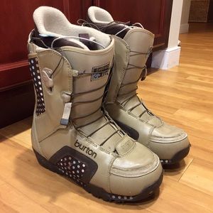 Women’s Burton “Emerald” Snowboard Boots